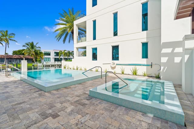 221 Shore Court, Lauderdale By The Sea FL 33308 - Lauderdale By The Sea, FL - Photo 6