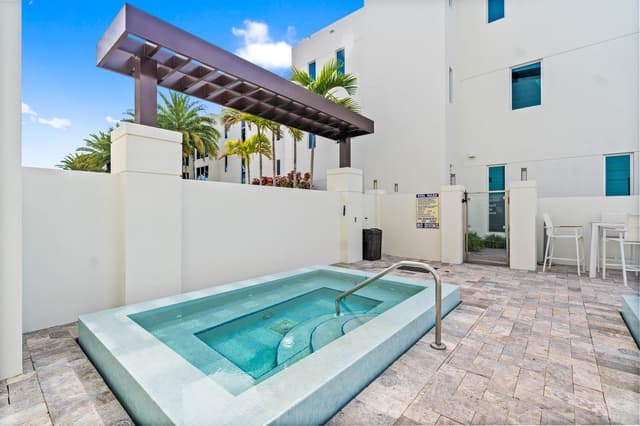 221 Shore Court, Lauderdale By The Sea FL 33308 - Lauderdale By The Sea, FL - Photo 7