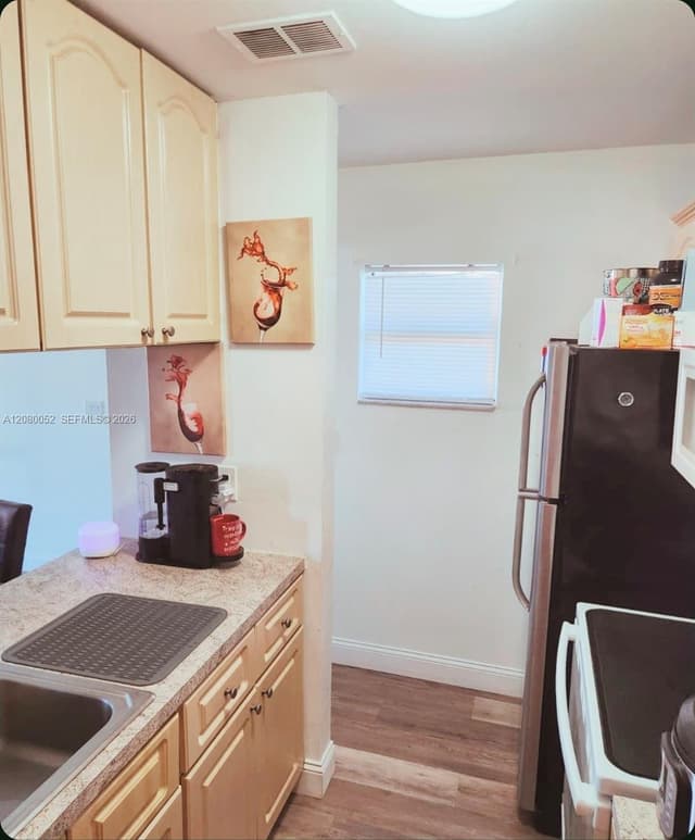 6480 W 27th Ct # 22, Hialeah FL 33016 - Hialeah, FL - Photo 3