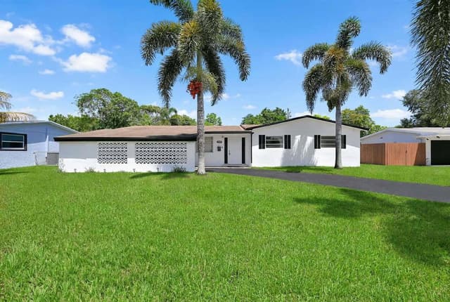 4723 NW 4TH Street, Plantation FL 33317 - Plantation, FL - Photo 2