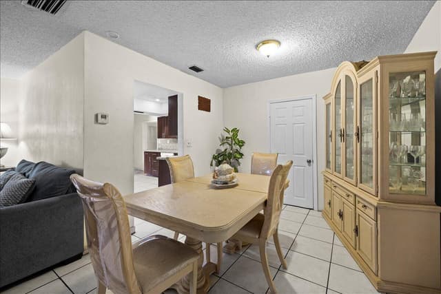 8407 NW 25TH Court, Sunrise FL 33322 - Sunrise, FL - Photo 7