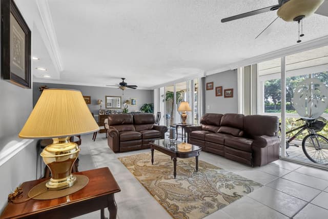 103 Half Moon Circle # H1, Hypoluxo FL 33462 - Hypoluxo, FL - Photo 6