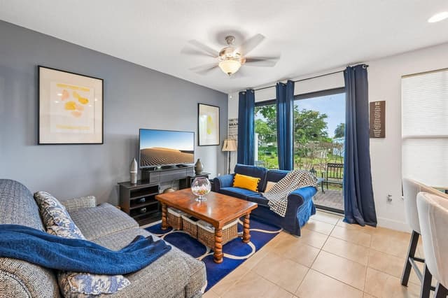 2025 OYSTERWOOD Lane, Riviera Beach FL 33410 - Riviera Beach, FL - Photo 6