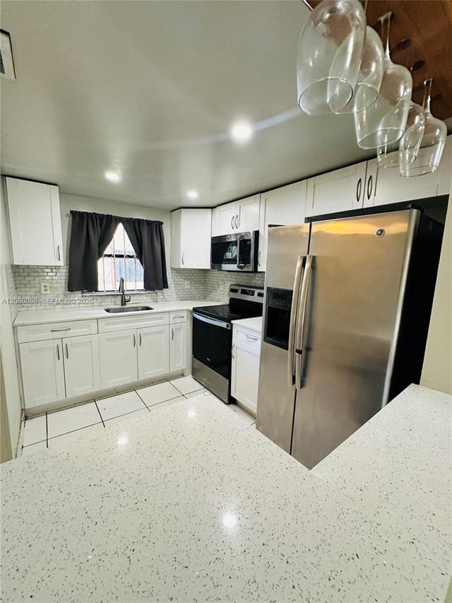 6565 W 26th Dr # 104, Hialeah FL 33016 - Hialeah, FL - Photo 2