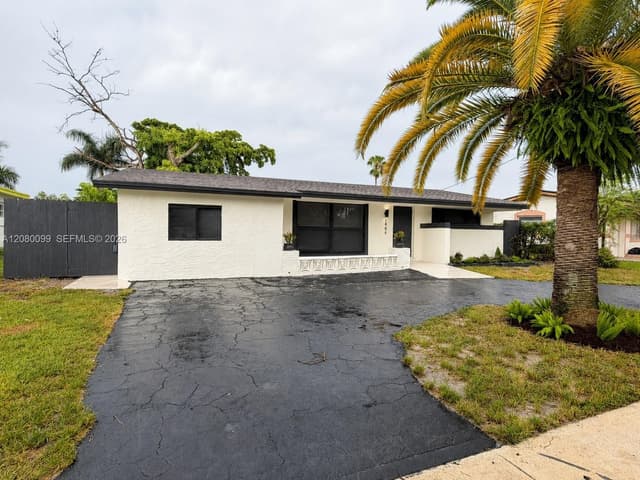 2486 NW 73rd Ave, Sunrise FL 33313 - Sunrise, FL - Photo 5