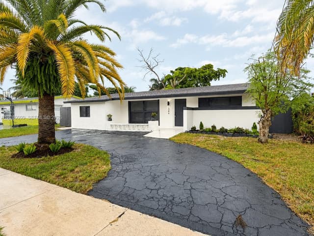 2486 NW 73rd Ave, Sunrise FL 33313 - Sunrise, FL - Photo 4