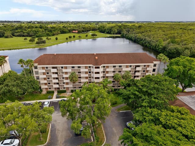 2768 Carambola Circle S # 506, Coconut Creek FL 33066 - Coconut Creek, FL - Photo 3