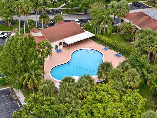 2768 Carambola Circle S # 506, Coconut Creek FL 33066 - Coconut Creek, FL - Photo 4