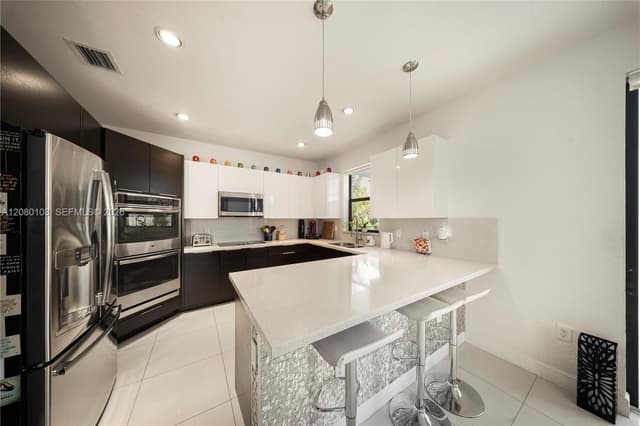 10269 NW 86th St, Doral FL 33178 - Doral, FL - Photo 5