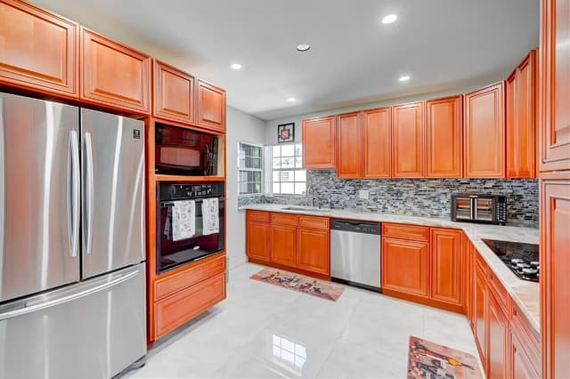 3925 NW 35TH Avenue, Lauderdale Lakes FL 33309 - Lauderdale Lakes, FL - Photo 6