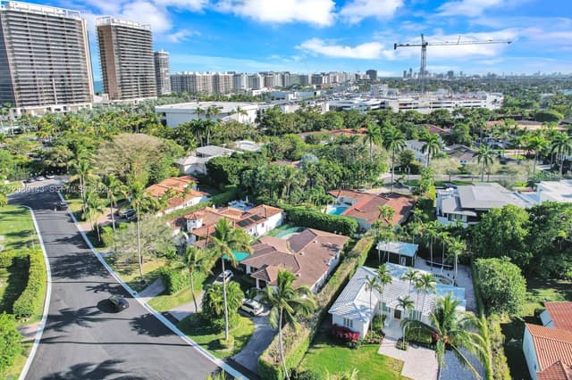 96 Bal Cross Dr, Bal Harbour FL 33154 - Bal Harbour, FL - Photo 2