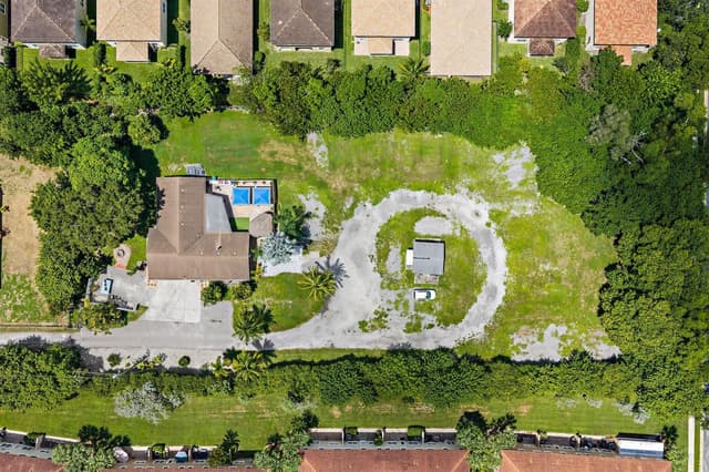 5681 Desoto Road, FL 33463 - Photo 3