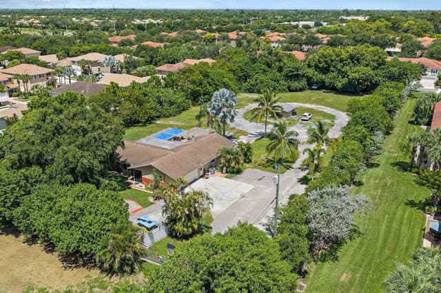 5681 Desoto Road, FL 33463 - Photo 4