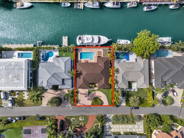 2930 NE 164th St, North Miami Beach FL 33160 - North Miami Beach, FL - Photo 2