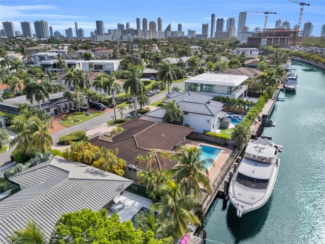 2930 NE 164th St, North Miami Beach FL 33160 - North Miami Beach, FL - Photo 7