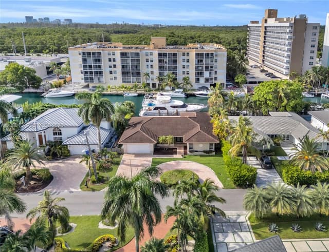 2930 NE 164th St, North Miami Beach FL 33160 - North Miami Beach, FL - Photo 4