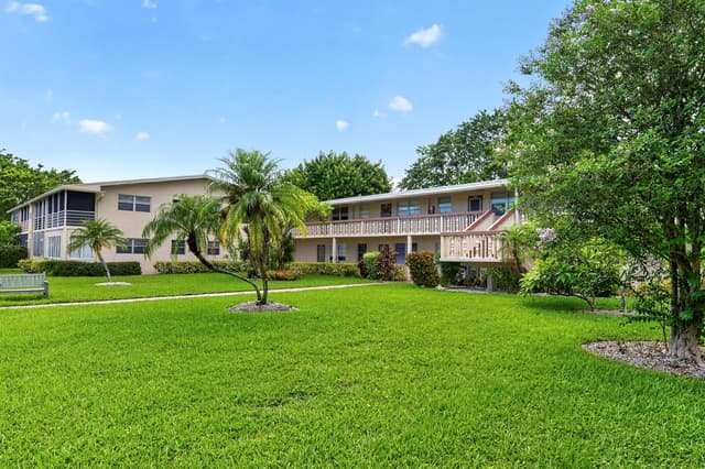 64 Upminster C # 64, Deerfield Beach FL 33442 - Deerfield Beach, FL - Photo 2