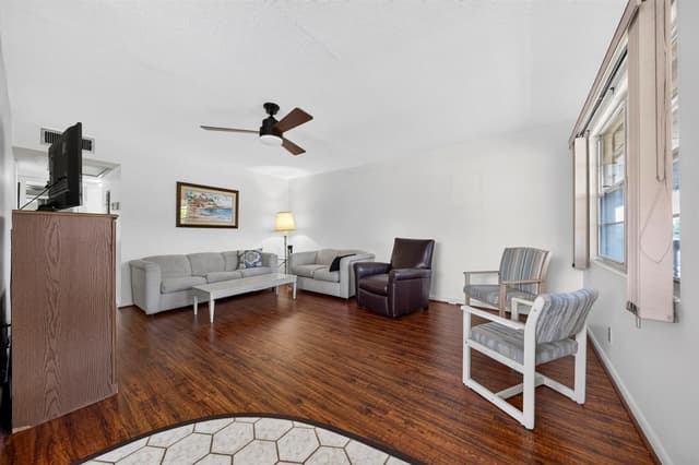 64 Upminster C # 64, Deerfield Beach FL 33442 - Deerfield Beach, FL - Photo 4