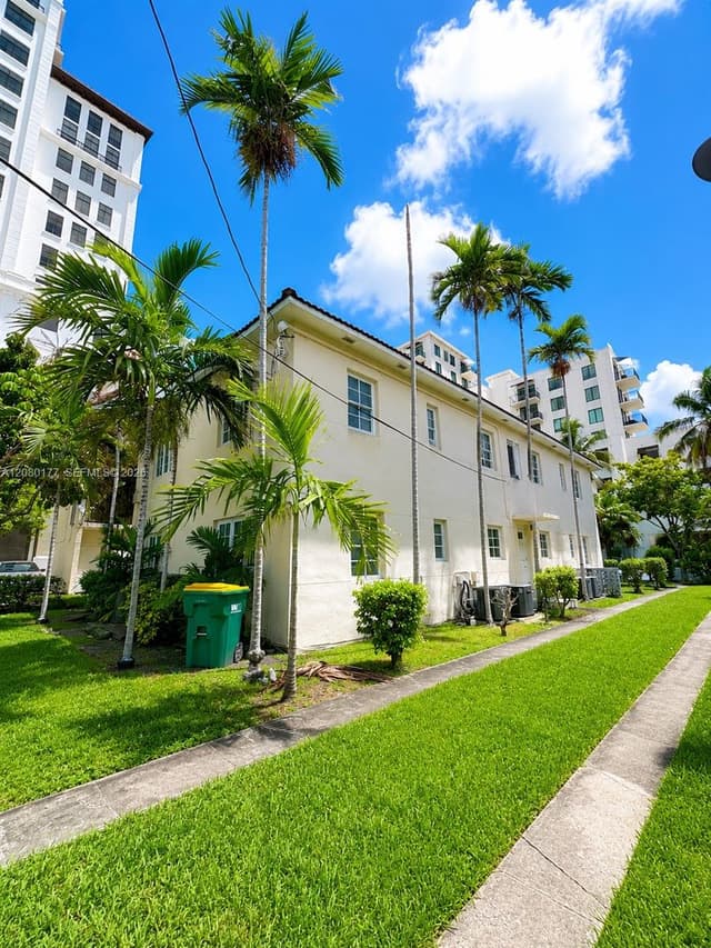 215 Sidonia Ave, Coral Gables FL 33134 - Coral Gables, FL - Photo 2