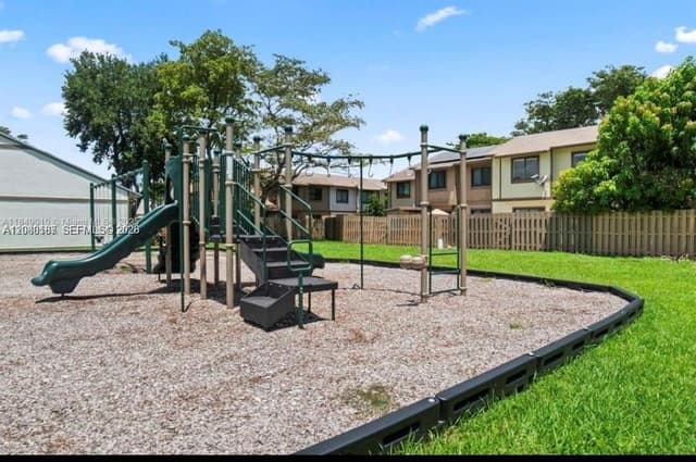 453 NE 210th Ter, Miami FL 33179 - Miami, FL - Photo 3
