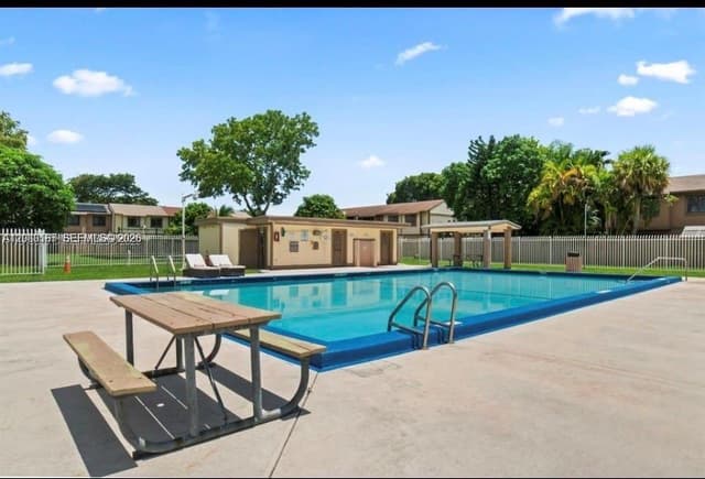 453 NE 210th Ter, Miami FL 33179 - Miami, FL - Photo 5
