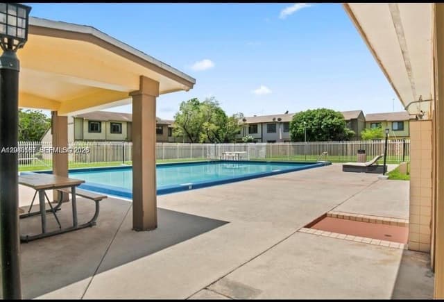 453 NE 210th Ter, Miami FL 33179 - Miami, FL - Photo 4
