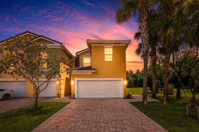 813 Pipers Cay Drive, West Palm Beach FL 33415 - West Palm Beach, FL - Photo 2