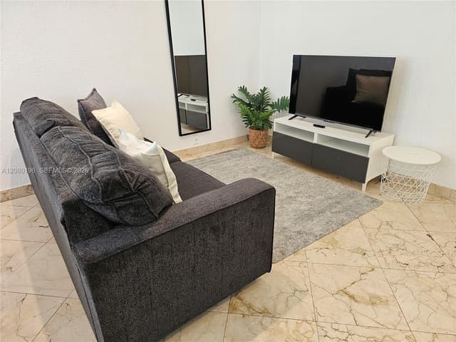500 14th St # 203, Miami Beach FL 33139 - Miami Beach, FL - Photo 2