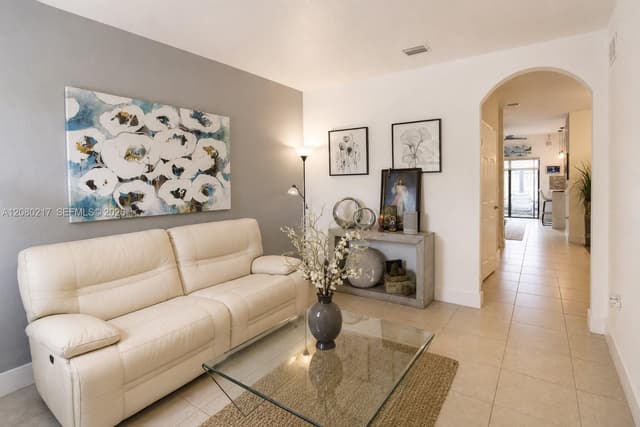 10327 NW 89th Ter, Doral FL 33178 - Doral, FL - Photo 3