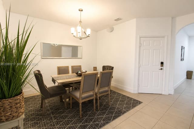 10327 NW 89th Ter, Doral FL 33178 - Doral, FL - Photo 5