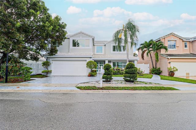 10262 SW 9th Ln, Pembroke Pines FL 33025 - Pembroke Pines, FL - Photo 4