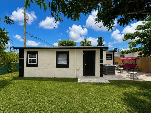 101 NW 13TH Avenue, Boynton Beach FL 33435 - Boynton Beach, FL - Photo 2