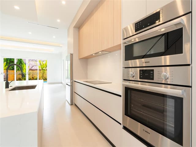 721 SW 7th Ave, Fort Lauderdale FL 33315 - Fort Lauderdale, FL - Photo 3