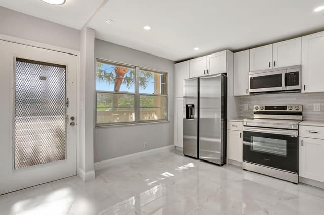 2202 LUCAYA Bend # G2, Coconut Creek FL 33066 - Coconut Creek, FL - Photo 2