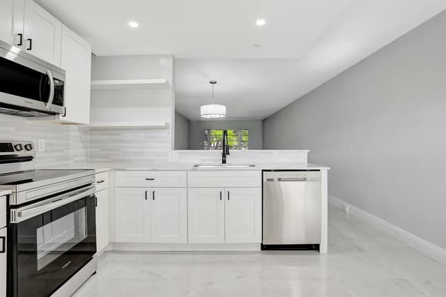 2202 LUCAYA Bend # G2, Coconut Creek FL 33066 - Coconut Creek, FL - Photo 3