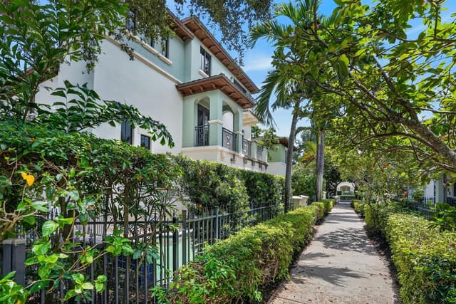 125 NW GARDENER Street, Boca Raton FL 33432 - Boca Raton, FL - Photo 5