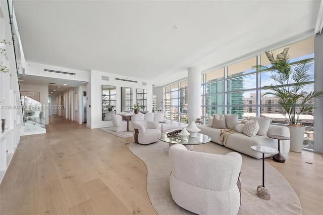 6101 Aqua Ave, Miami Beach FL 33141 - Miami Beach, FL - Photo 2