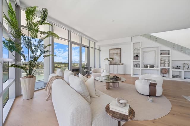 6101 Aqua Ave, Miami Beach FL 33141 - Miami Beach, FL - Photo 3