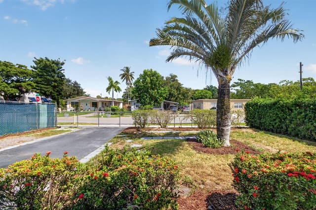 1718 NW 7TH Street, Fort Lauderdale FL 33311 - Fort Lauderdale, FL - Photo 2