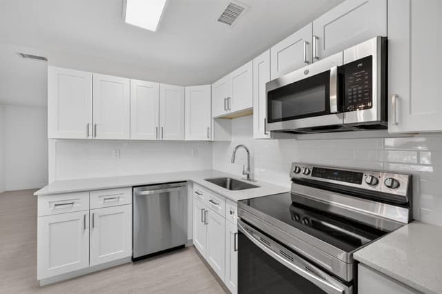 1718 NW 7TH Street, Fort Lauderdale FL 33311 - Fort Lauderdale, FL - Photo 7