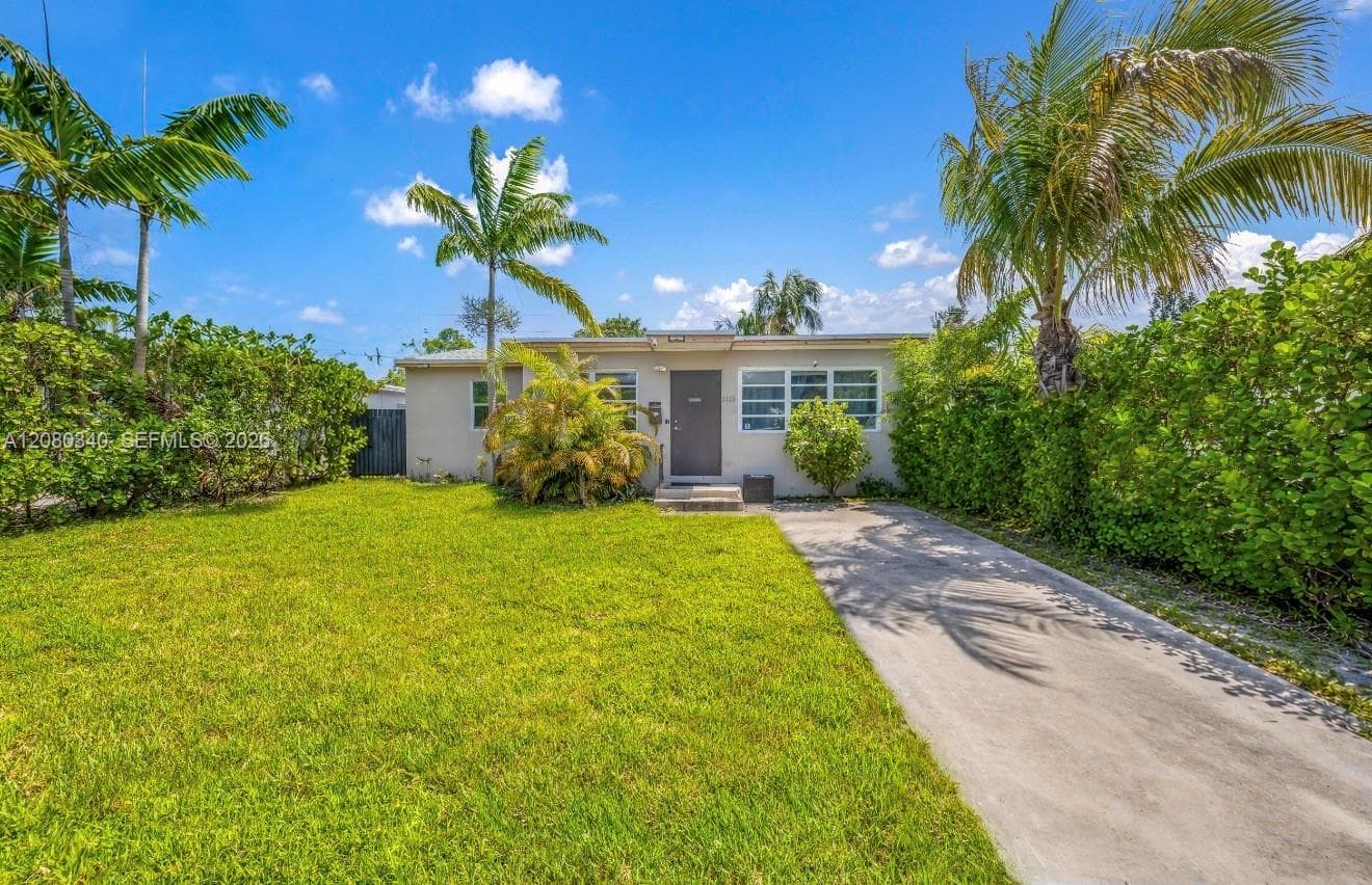 2326 Harding St, Hollywood FL 33020 - Hollywood, FL - Photo 1