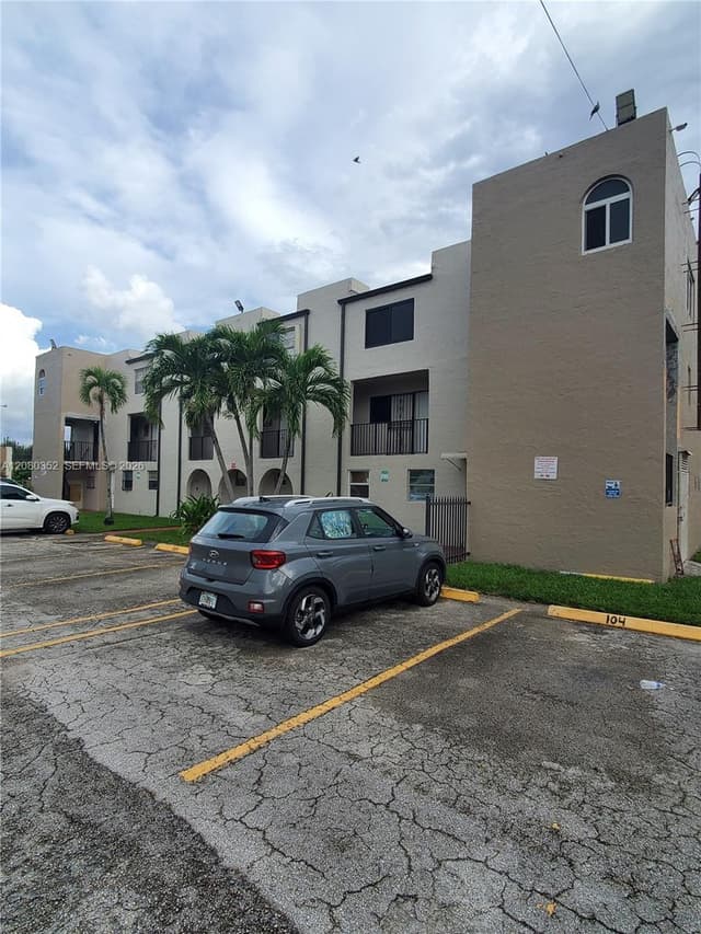 6600 W 2nd Ct # 15, Hialeah FL 33012 - Hialeah, FL - Photo 4