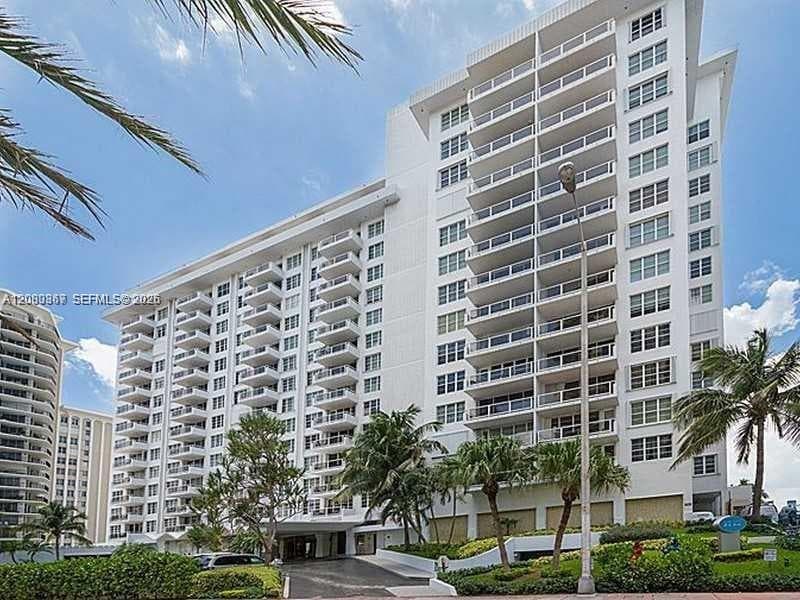 5700 Collins Ave # 8M, Miami Beach FL 33140 - Miami Beach, FL - Photo 1