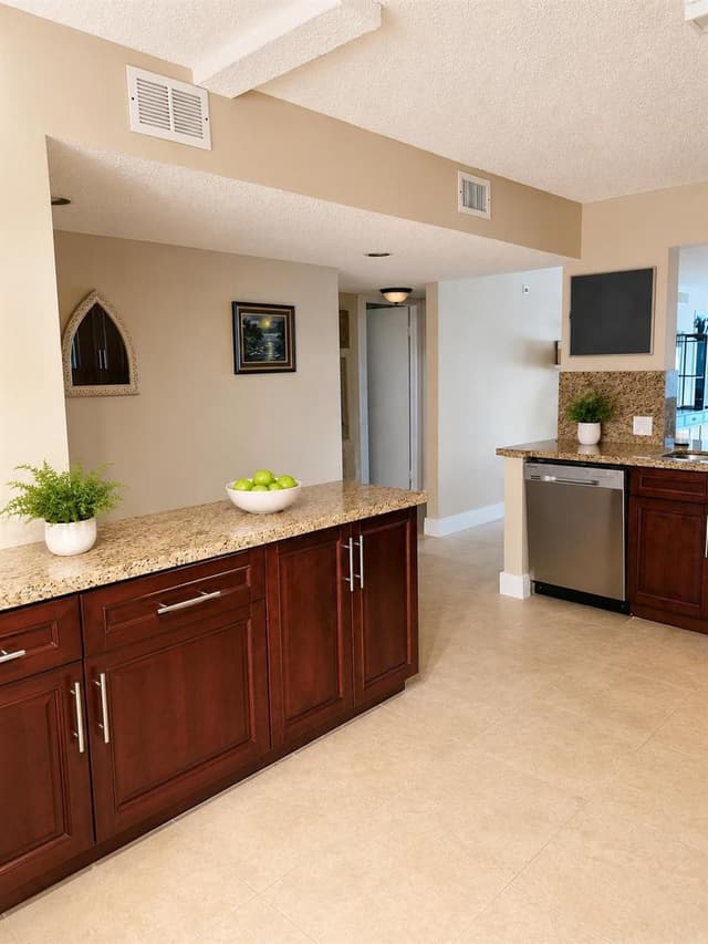 5574 Witney Drive # 206, Delray Beach FL 33484 - Delray Beach, FL - Photo 3