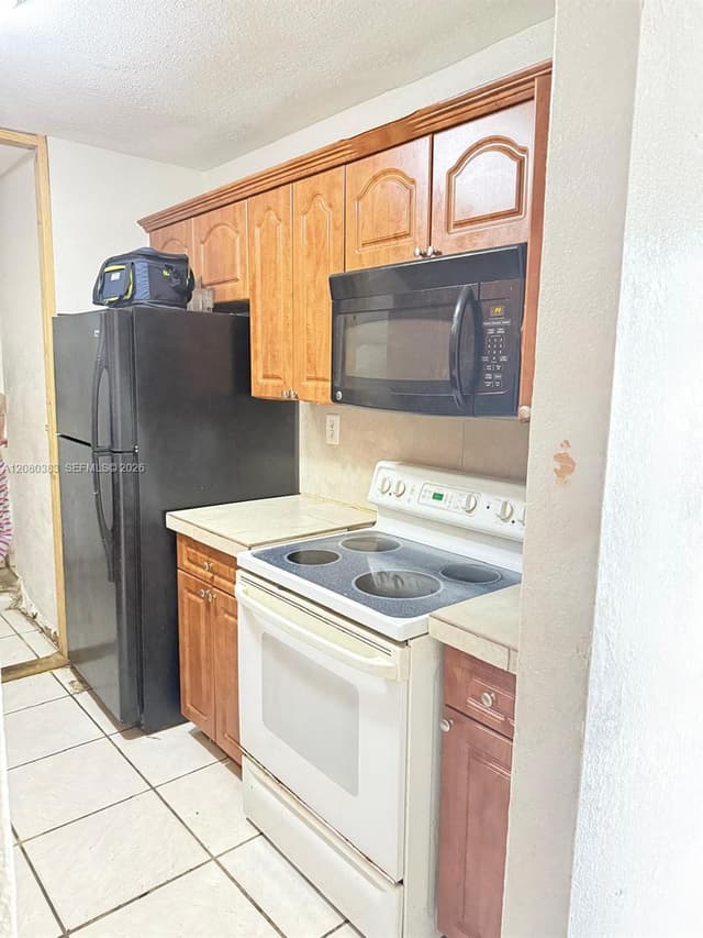 3887 NW 207th St Rd, Miami Gardens FL 33055 - Miami Gardens, FL - Photo 2
