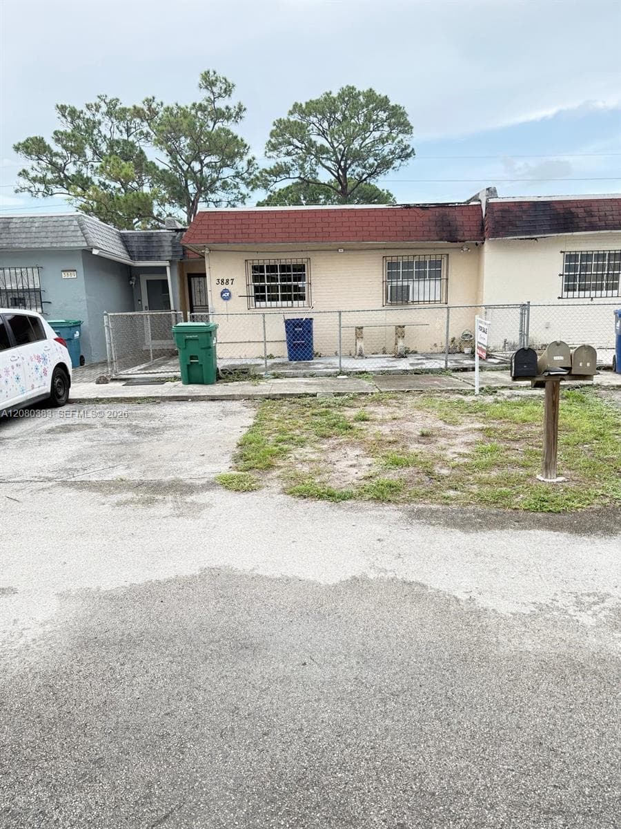 3887 NW 207th St Rd, Miami Gardens FL 33055 - Miami Gardens, FL - Photo 1
