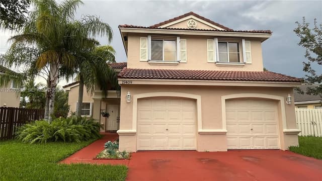 19409 NW 24th Pl, Pembroke Pines FL 33029 - Pembroke Pines, FL - Photo 2
