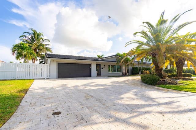 2401 NE 33RD Street, Lighthouse Point FL 33064 - Lighthouse Point, FL - Photo 4