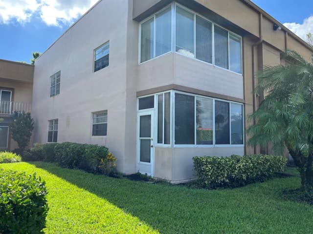 7 FLANDERS A, Delray Beach FL 33484 - Delray Beach, FL - Photo 6