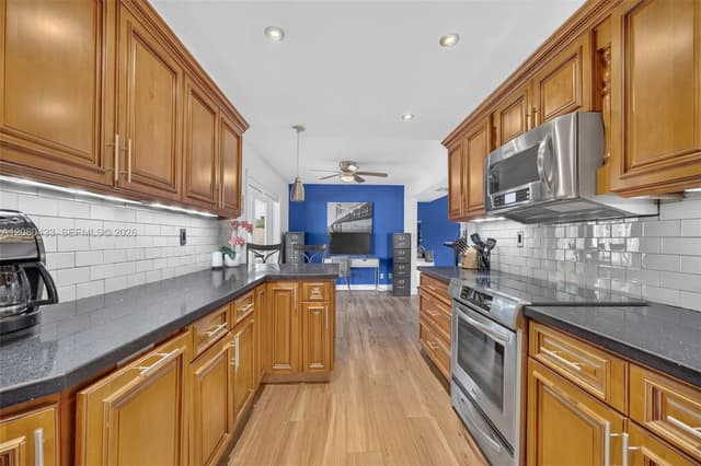 18211 SW 95th Ct, Palmetto Bay FL 33157 - Palmetto Bay, FL - Photo 6